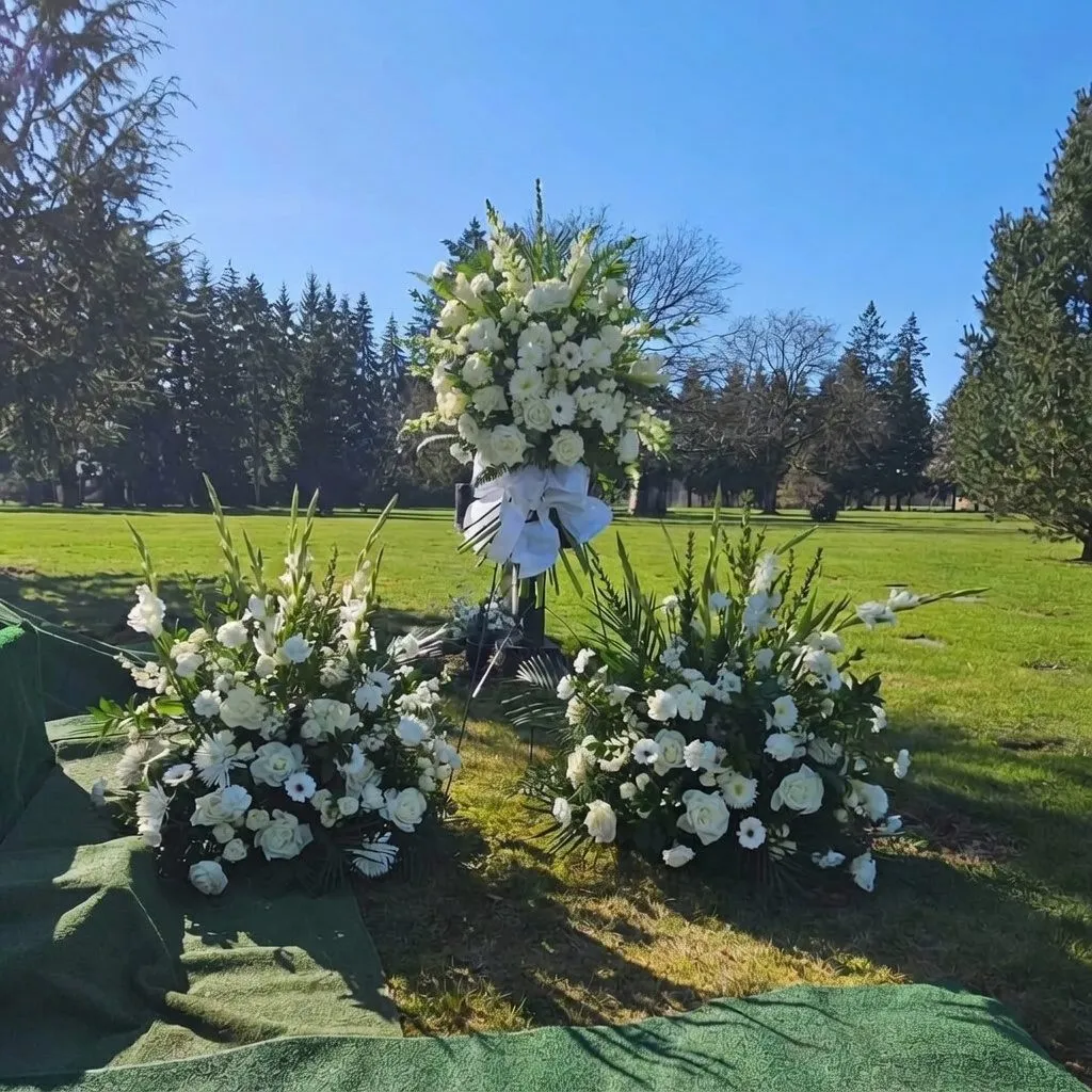 Standing spray memorial flowers Clark County
