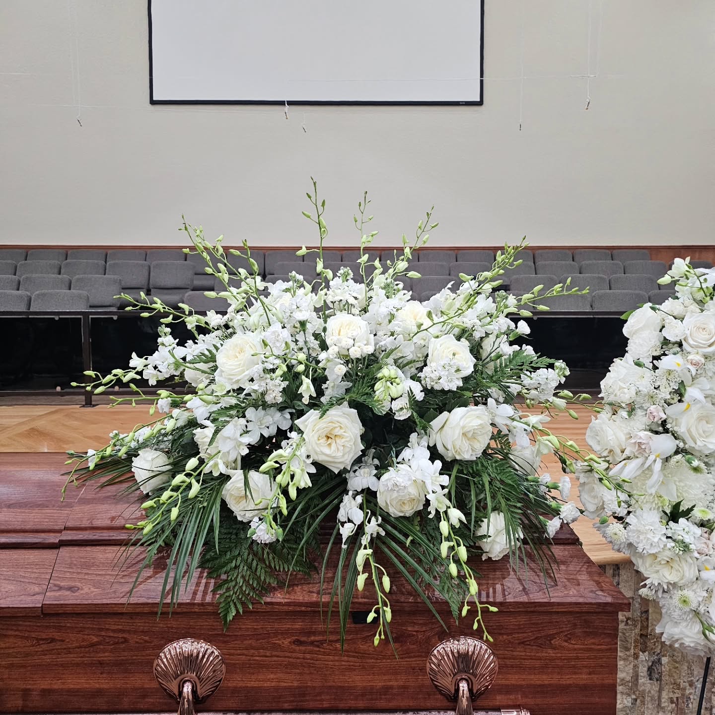 Funeral wreath sympathy arrangement Vancouver WA florist